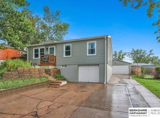 2201 Emiline St, Bellevue, NE 68147