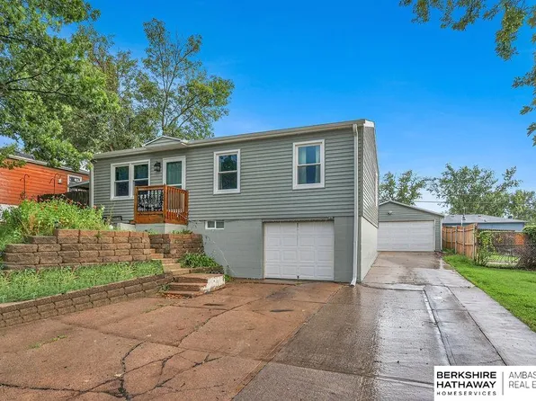 2201 Emiline St, Bellevue, NE 68147