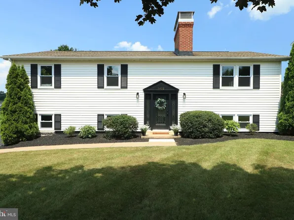 1432 Willowbrook Dr, Boalsburg, PA 16827