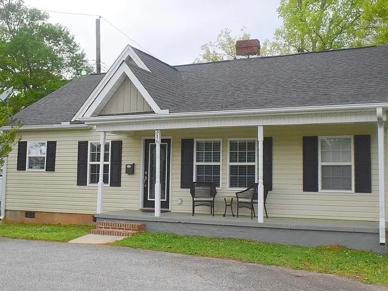 316 Whitehall Rd — Photo 3