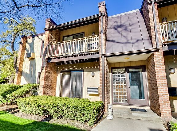 3rd image of 1751 Henley St APT 1N