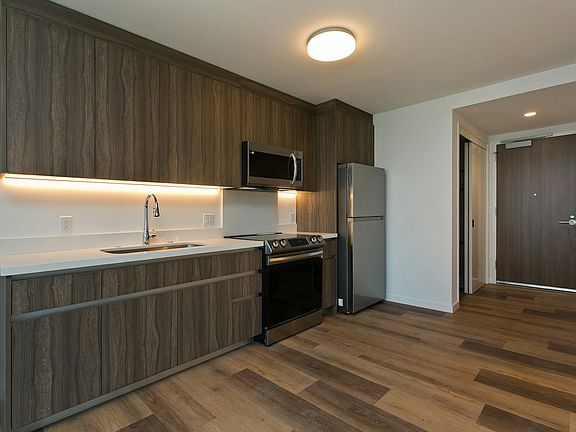 2nd image of 1500 Rycroft St #810