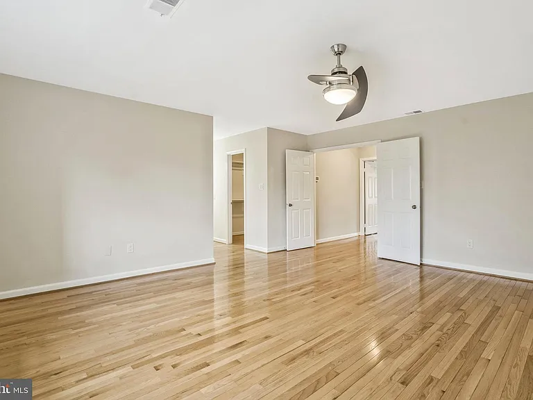 6366 Brampton Ct — Photo 22