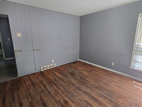 3rd image of 14336 Rockdale St
