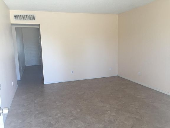 5th image of 3126 W Acapulco Ln