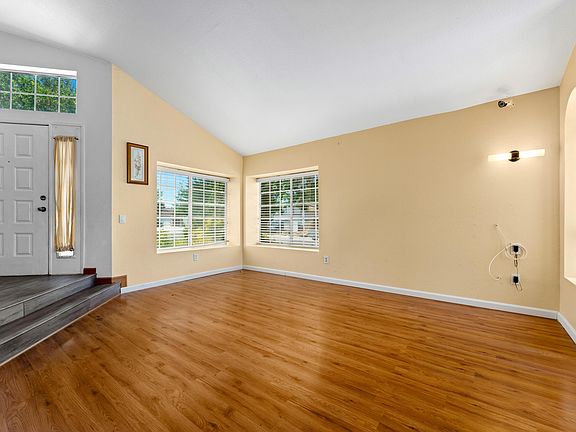 5th image of 2221 Mulberry Ave