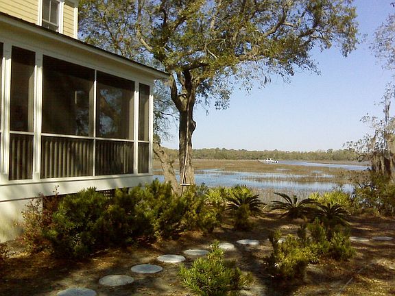 view to rear left of house