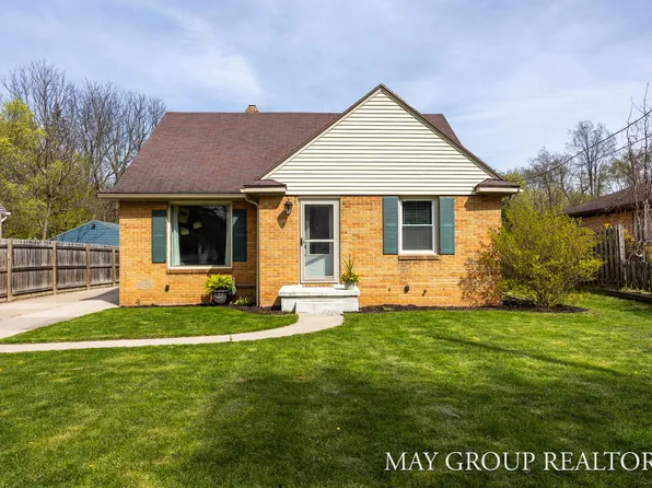 1040 Kusterer Dr NW, Grand Rapids, MI 49534