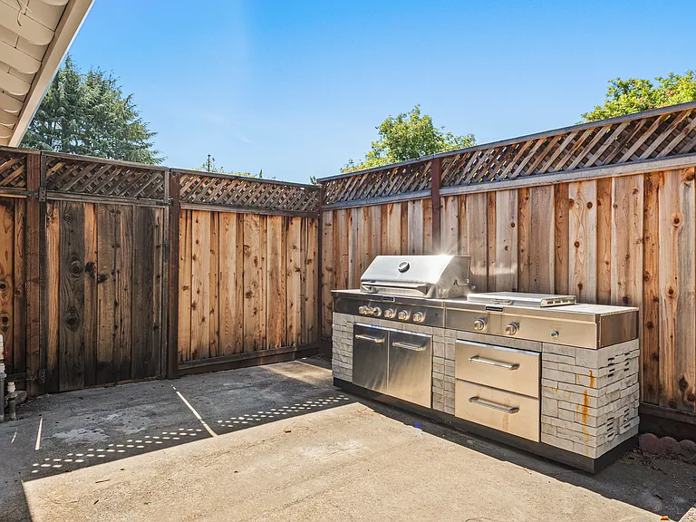 5525 Amby Dr — Photo 25