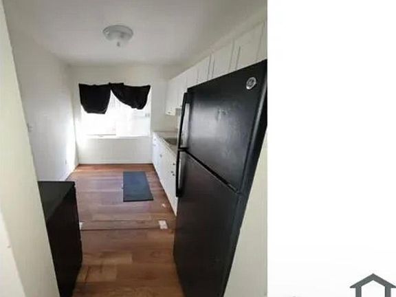 5th image of 868 Kensington Dr