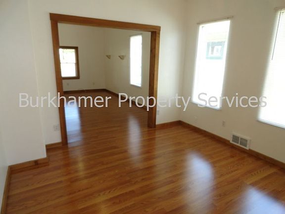 4th image of 427 E Pioneer Ave