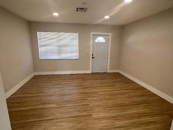 3rd image of 1457 SE 4th Ave