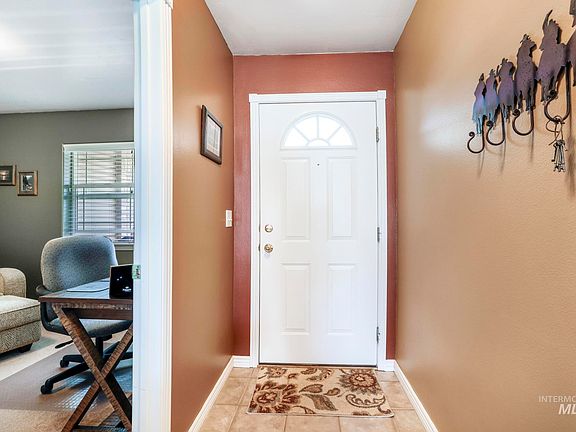 3rd image of 2539 Ironwood Ave
