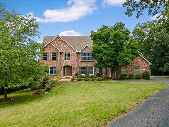 2nd image of 1536 Saint James Place Ct