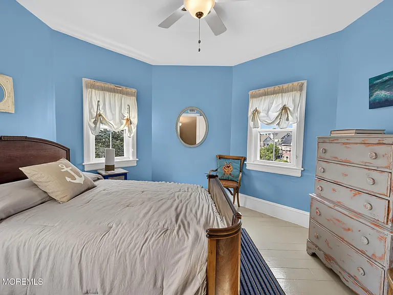 44 Webb Ave — Photo 20