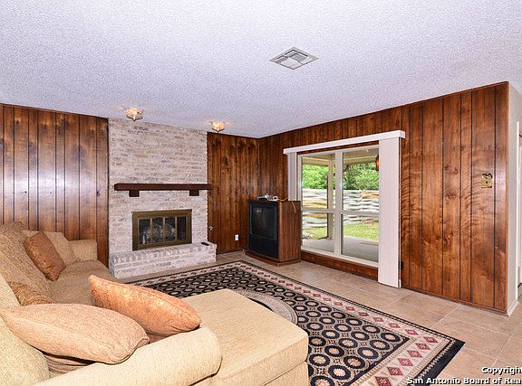 4th image of 6103 Woodmoor Dr