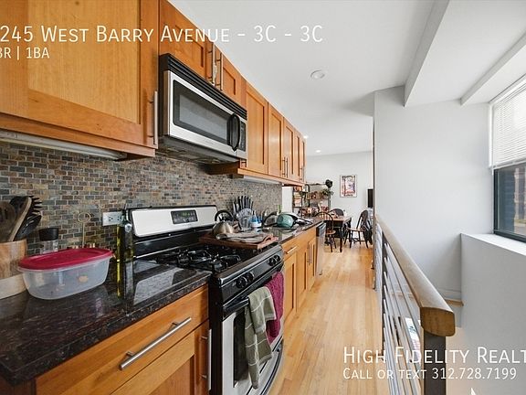 4th image of 2245 W Barry Ave APT 3C