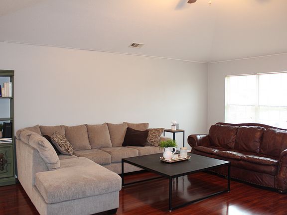 2nd image of 5007 Scotch Pine Ave