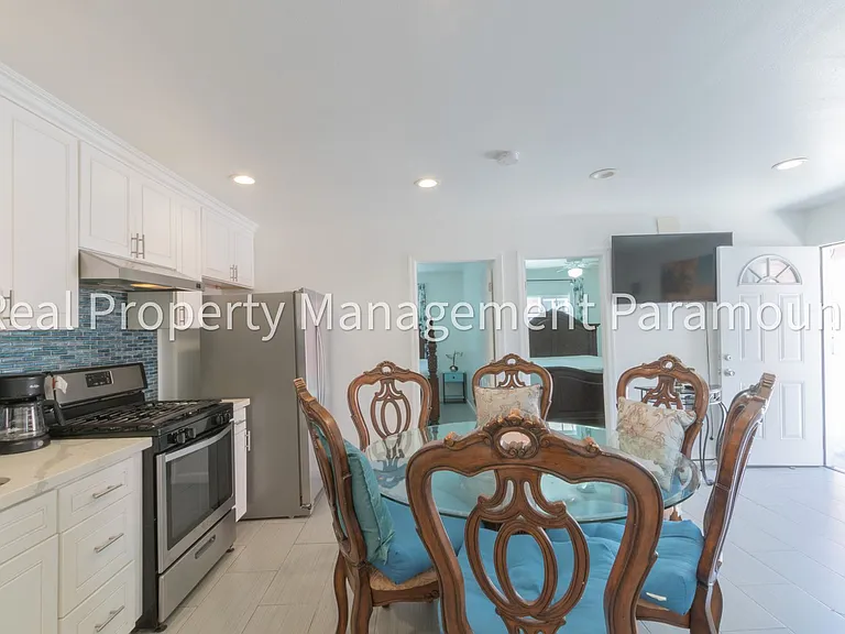 1362 E 61st Street — Photo 7