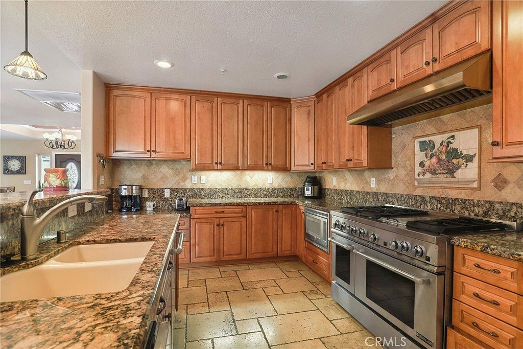6651 Summit Dr, Highland, CA 92346 Zillow