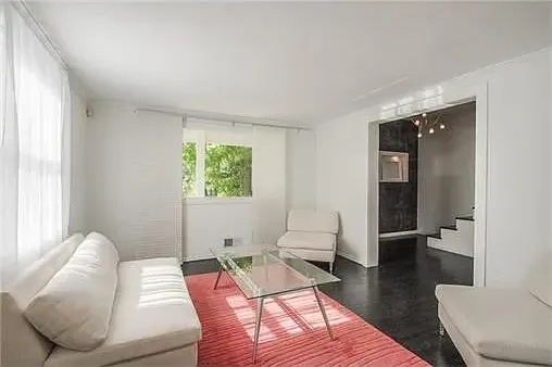 2202 W 47th Ter — Photo 6