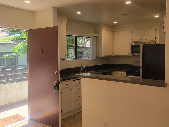 5th image of 4214 Arch Dr #4