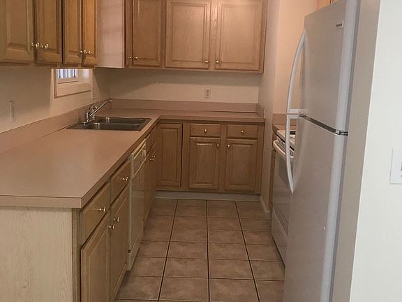 3rd image of 1043 Walnut Ave APT 55