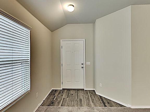 5th image of 1913 Sloane Dr