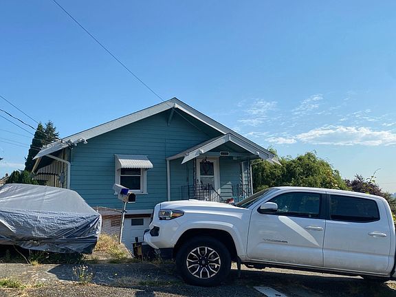 3rd image of 1327 E Lennox Pl