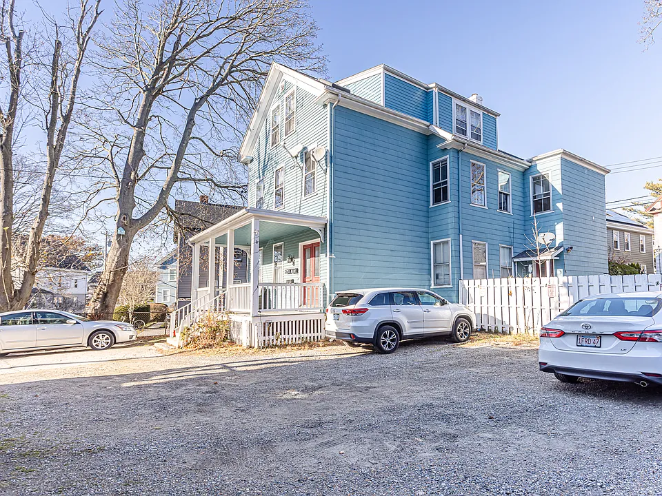 11.5 Newport Ave #2