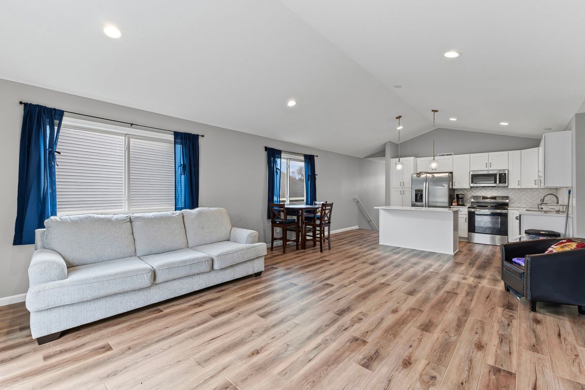 next background image