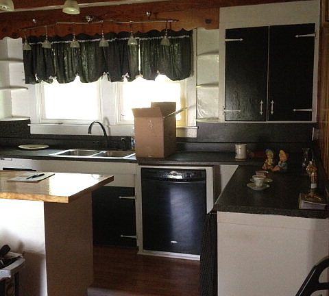 5th image of 126 E Walnut St