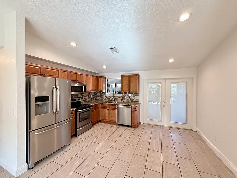 3042 Hanna Ct — Photo 5