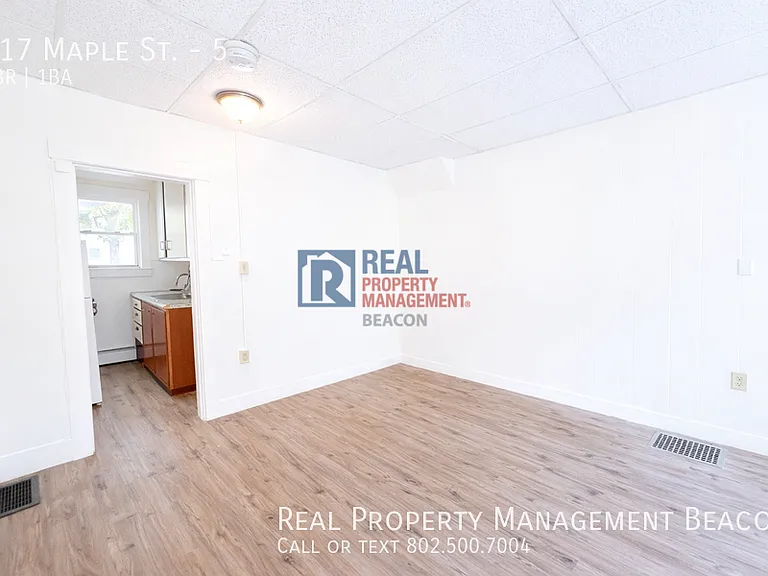517 Maple St #5 — Photo 3