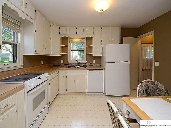 5th image of 3059 S 49th Ave