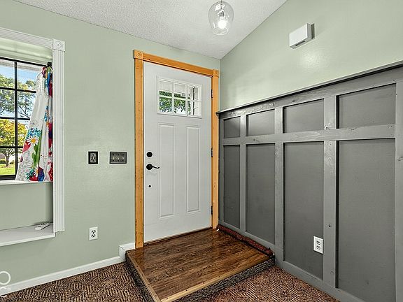 5th image of 10803 Lupine Ln