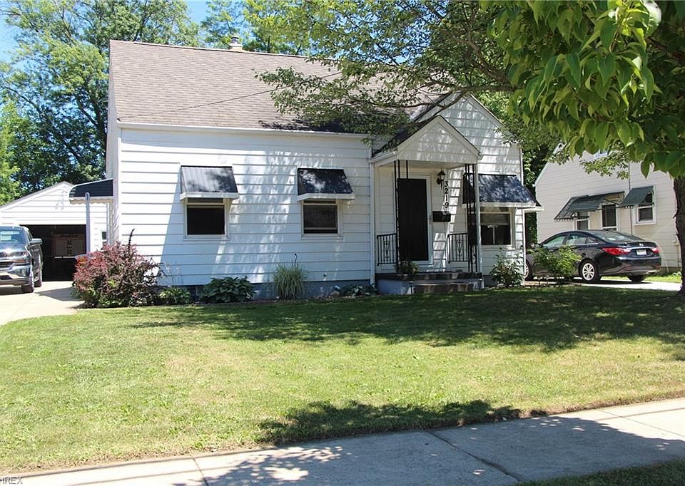1st image of 3219 7th St