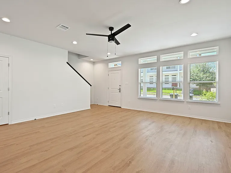 Cooner Residenace — Photo 11