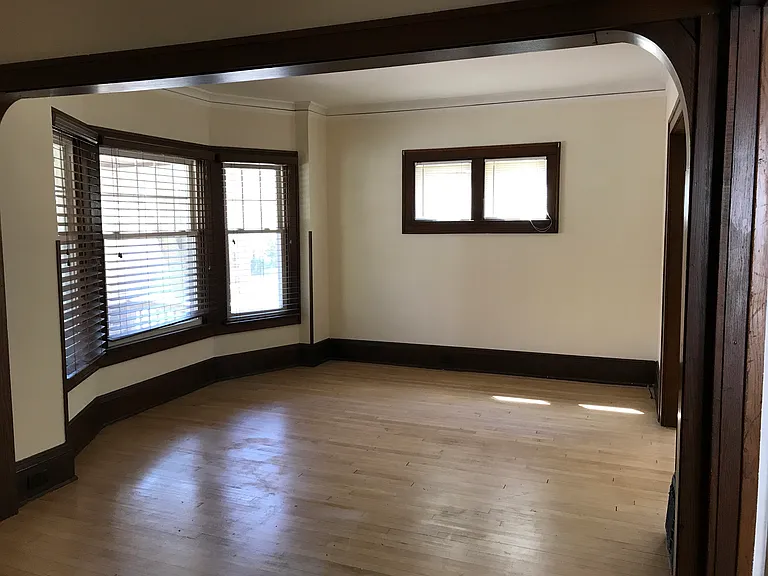 2473 N Frederick Ave — Photo 8