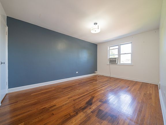 MASTER BEDROOM UN-STAGED