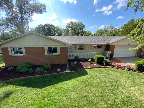 3rd image of 4025 Wyandotte Dr