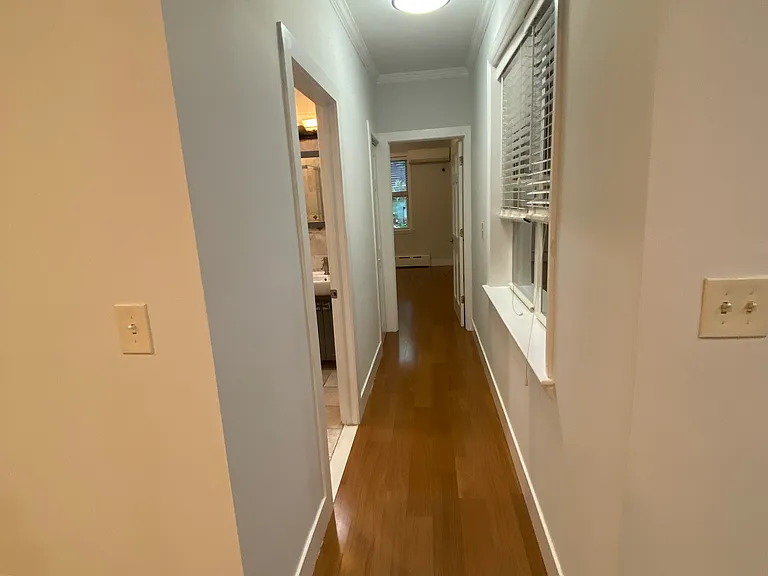 34-27 Crescent St #2 — Photo 13