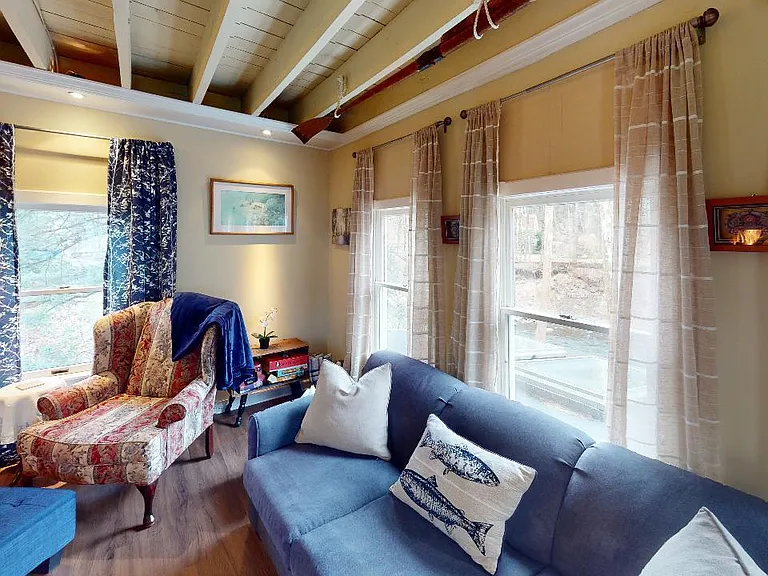 144 Sawkill Ave — Photo 15