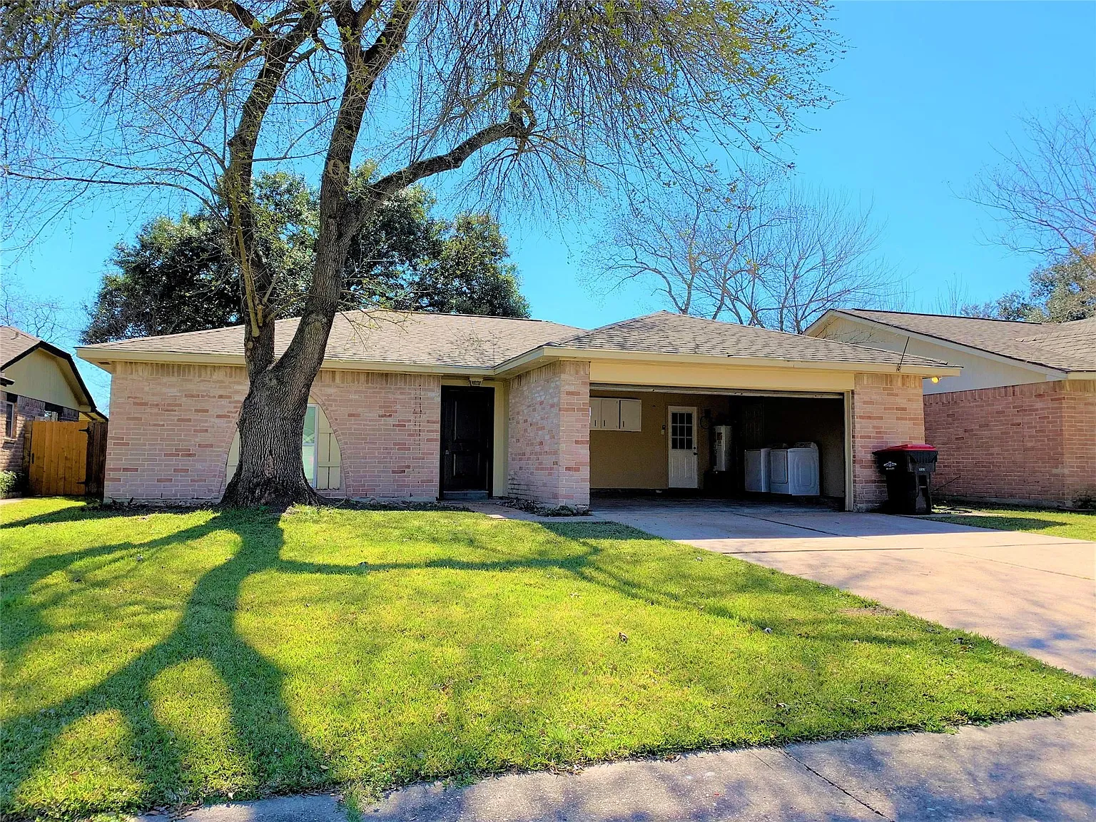 3 bed, 2.0 bath, 1337 sqft, $1,850 — Photo 2