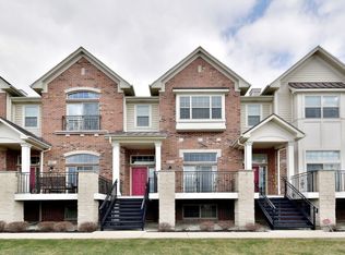 1514 Lakeridge Ct, Mundelein, IL 60060
