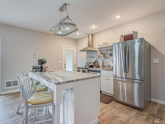 4th image of 3924 Sunnyside Blvd #B