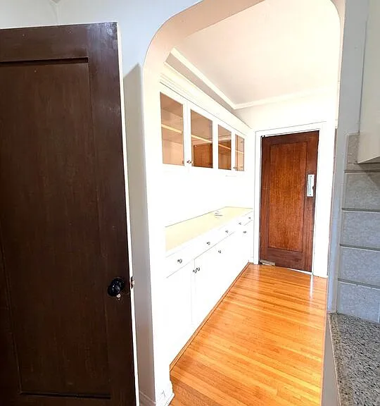 2342 Selby Ave — Photo 32