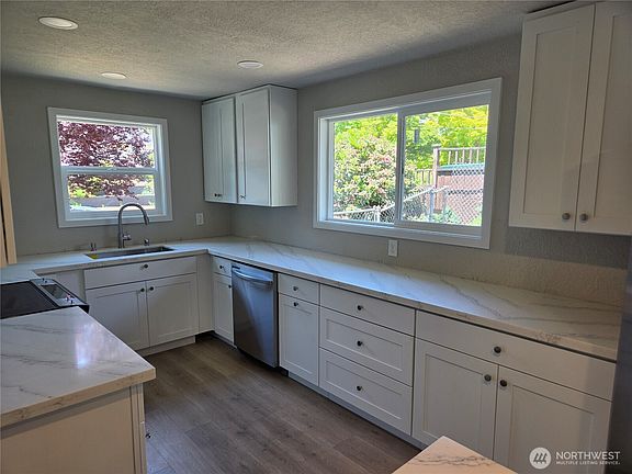 5th image of 3505 N Gove Street