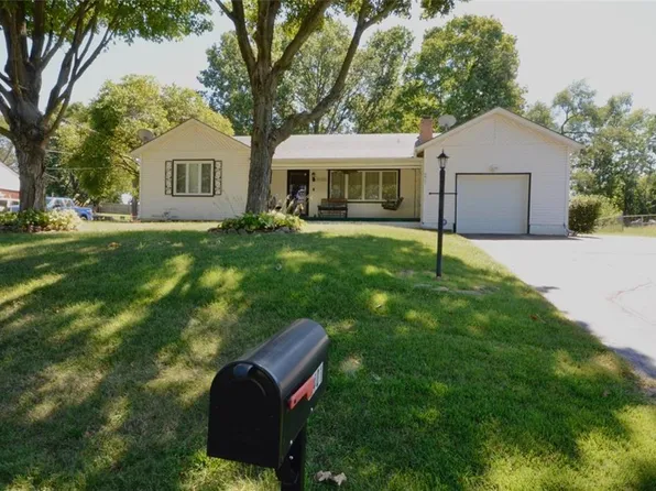 6401 Farrow Ave, Kansas City, KS 66104
