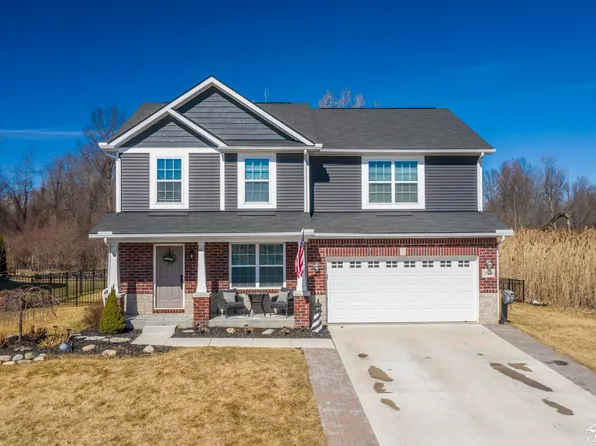 28480 Apple Blossom Dr, Flat Rock, MI 48134